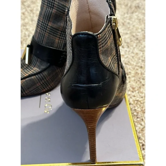 NIB- LOUISE ET CIE Shiro Bootie In Natural Plaid/ Black - Picture 4 of 8